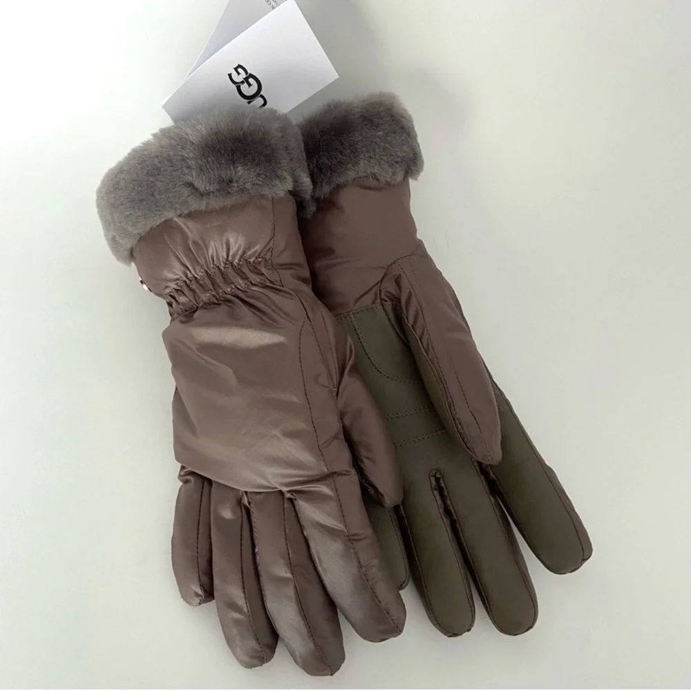 NEW UGG Fontanne Smart Genuine Shearling Trim Gloves Size S/M